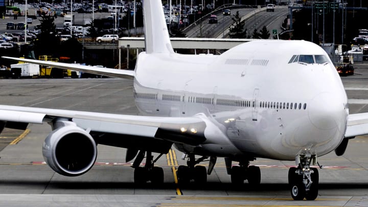 Boeing Delivers First 747-8 Intercontinental